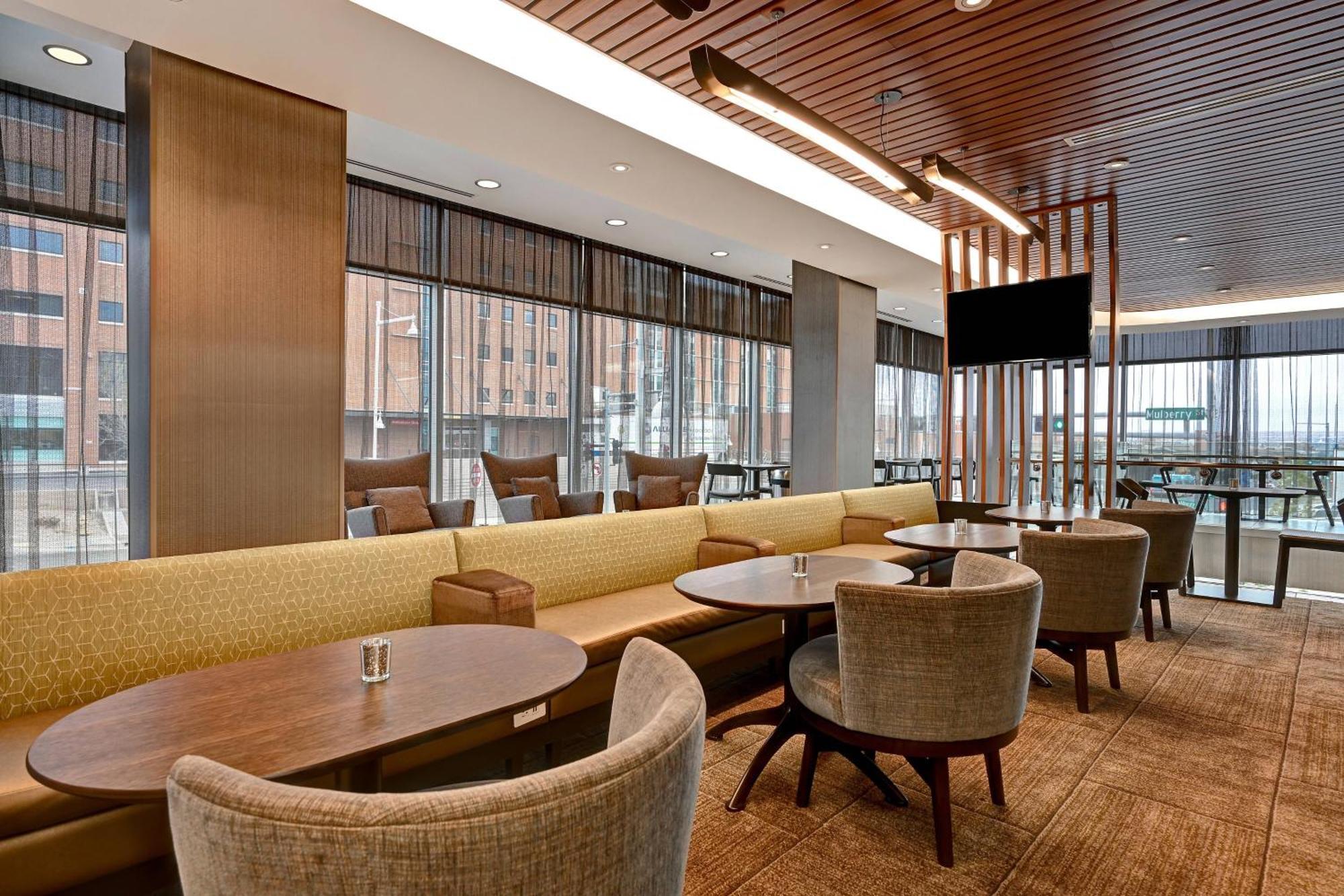 Springhill Suites By Marriott Albuquerque University Area Екстериор снимка